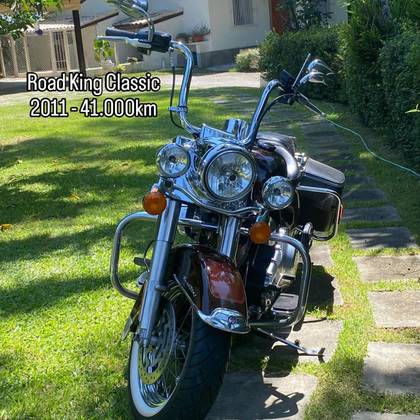 HARLEY-DAVIDSON ROAD KING CLASSIC 